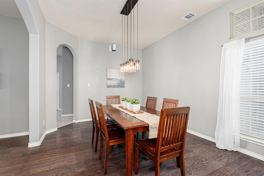 1102 Nuehoff Circle Property Photo 6