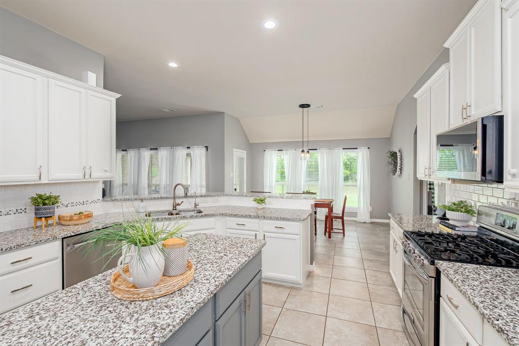 1102 Nuehoff Circle Property Photo 12