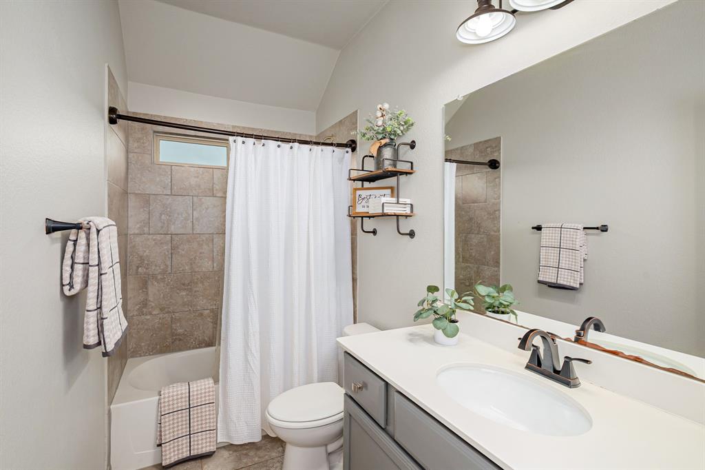 1102 Nuehoff Circle Property Photo 16
