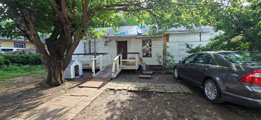 1107 N Justin Avenue Property Photo 1