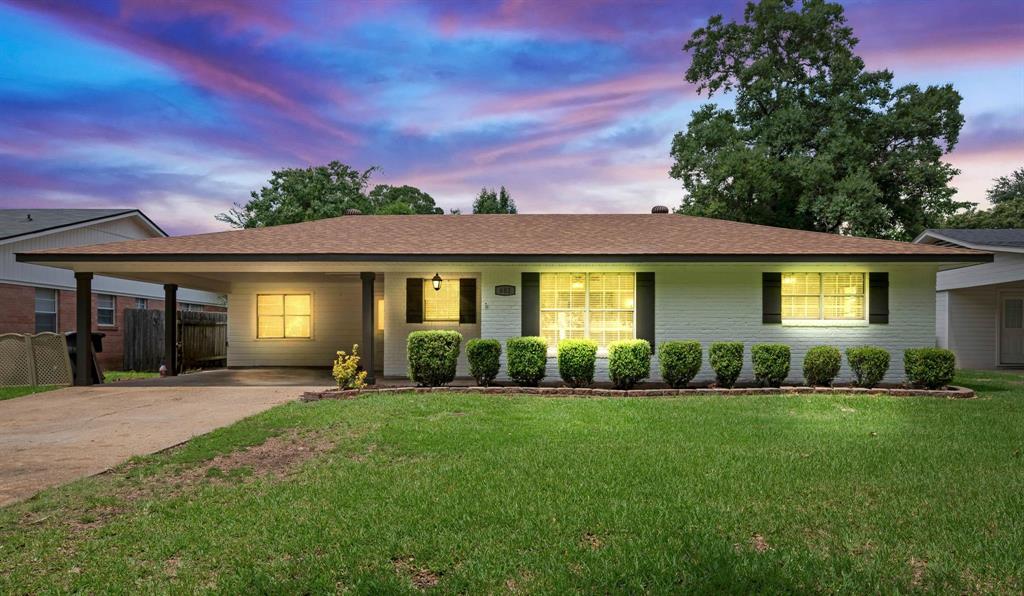 602 E Southfield Road Property Photo 1