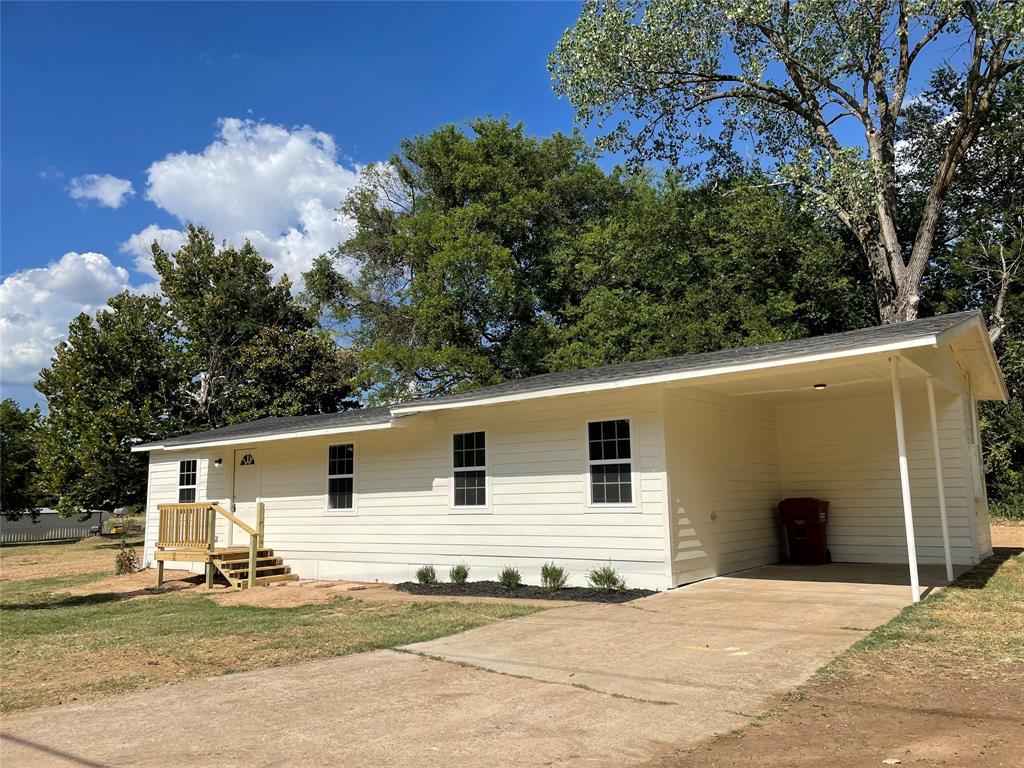 929 Holbrook Street Property Photo 1