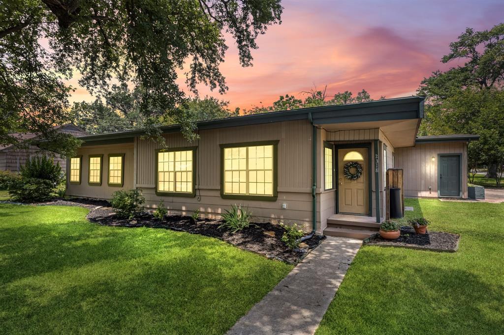 2318 Holsum Circle Property Photo 1