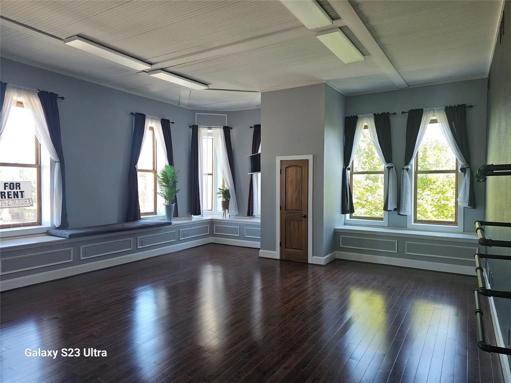 101 S Dallas Street 305 Property Photo 5