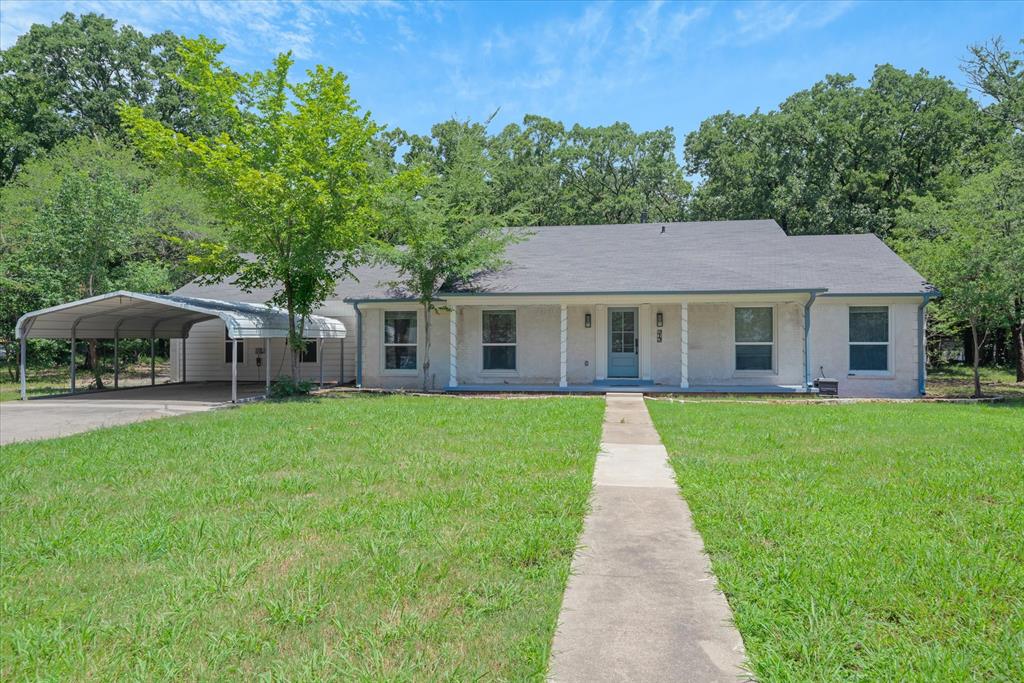 213 N Oaks Drive Property Photo 1
