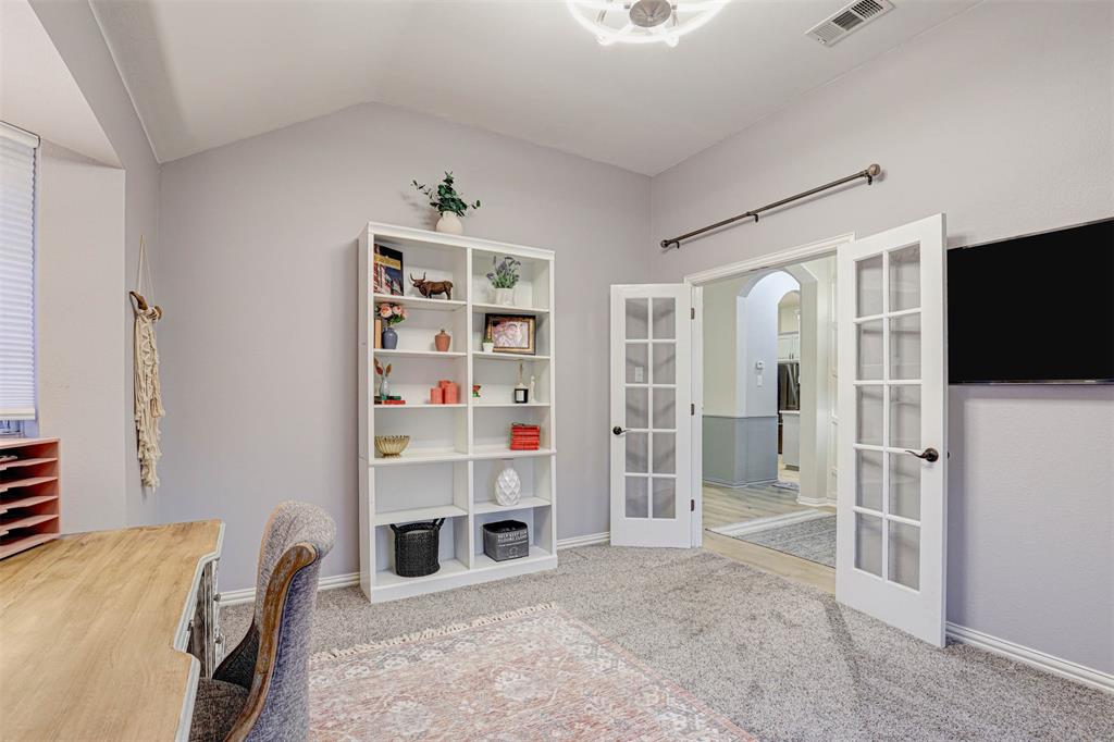 5841 Sugar Maple Drive Property Photo 8