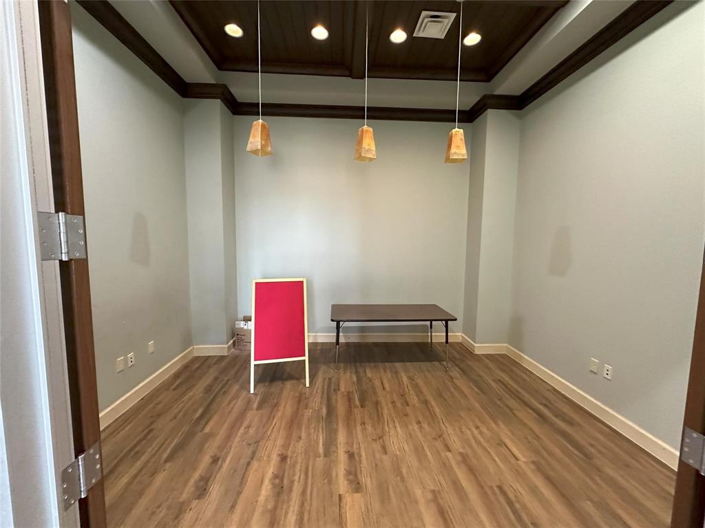 7700 San Jacinto Place Property Photo 5