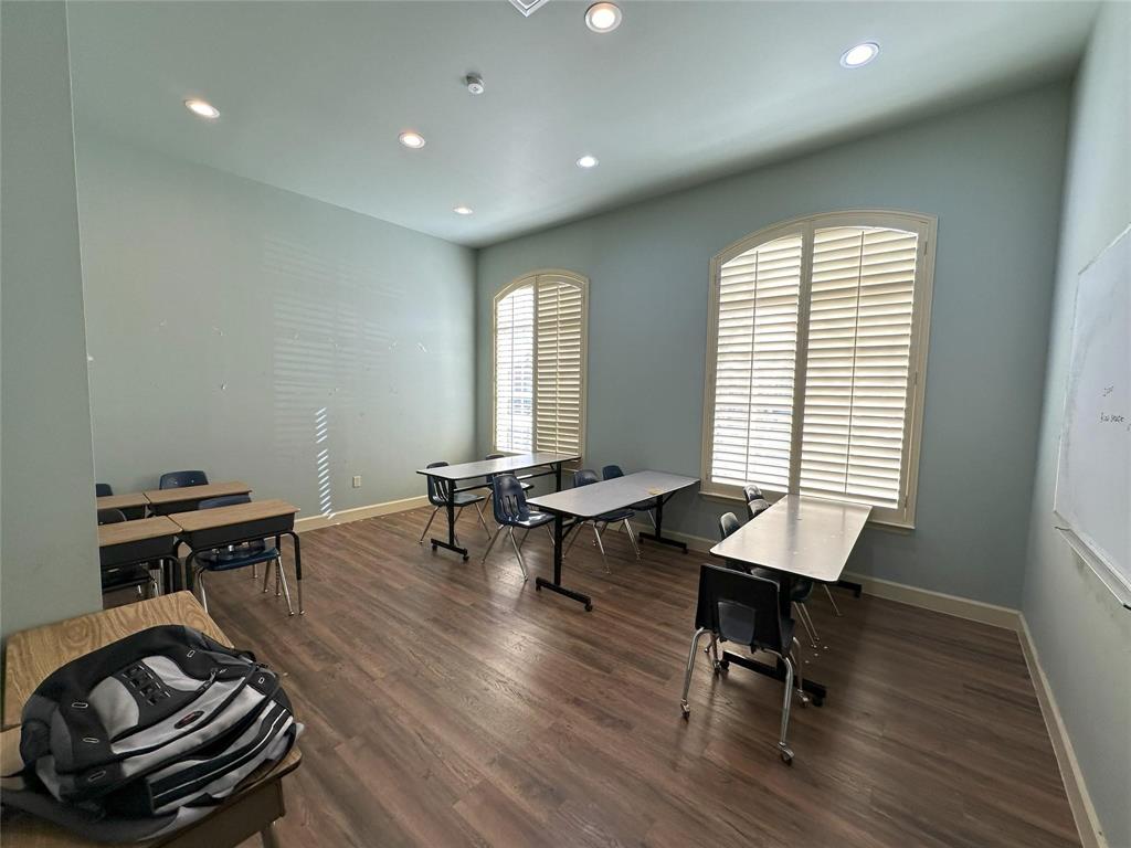 7700 San Jacinto Place Property Photo 7