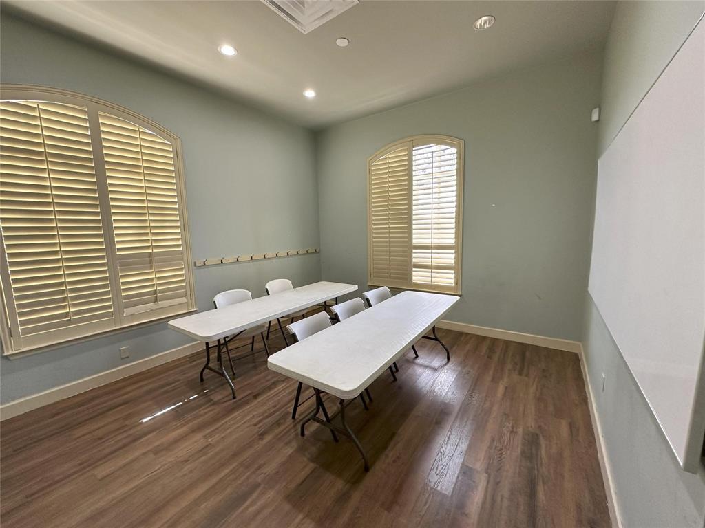 7700 San Jacinto Place Property Photo 8
