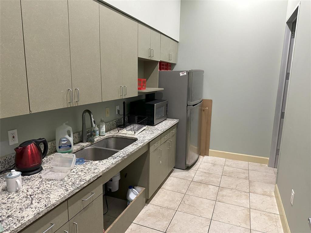 7700 San Jacinto Place Property Photo 11