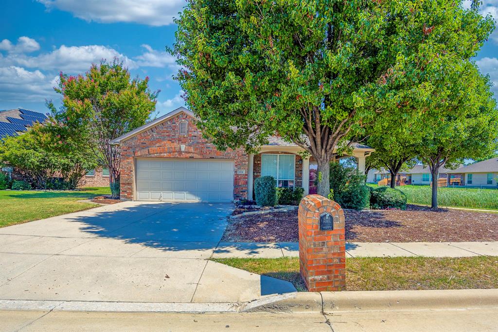 424 Baverton Lane Property Photo 1