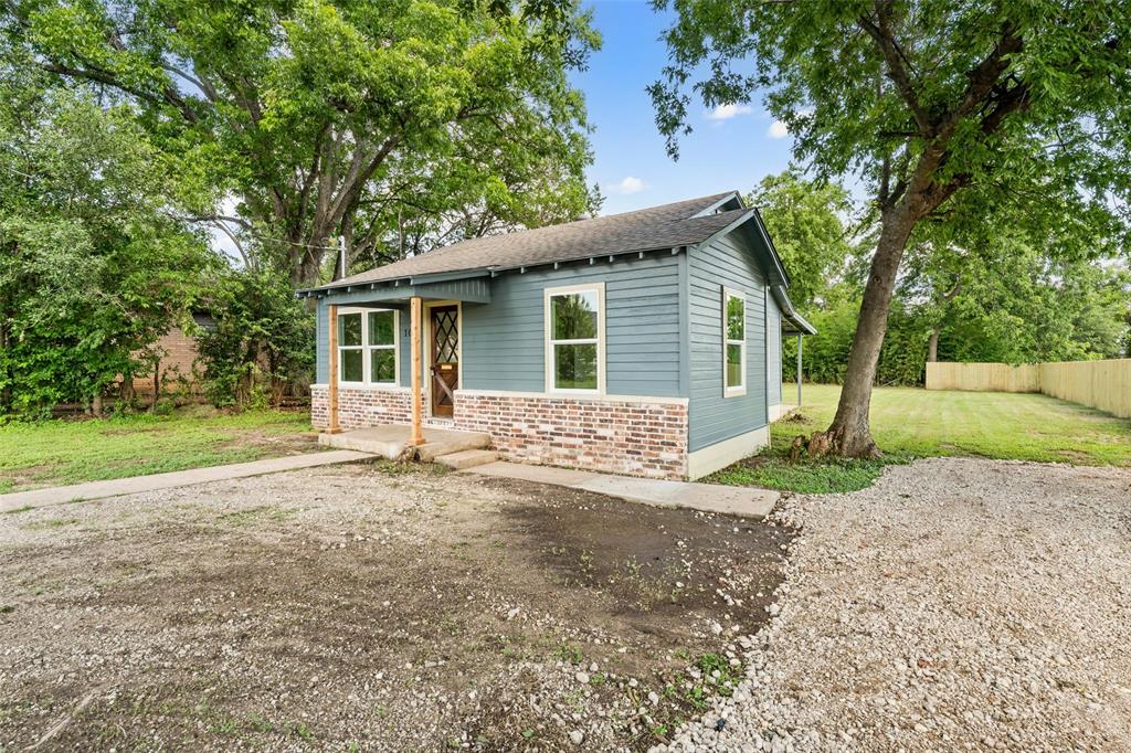 103 E Stegall Drive Property Photo 1
