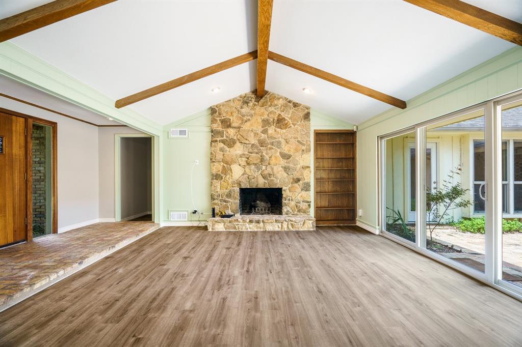 6926 Robin Willow Drive Property Photo 1