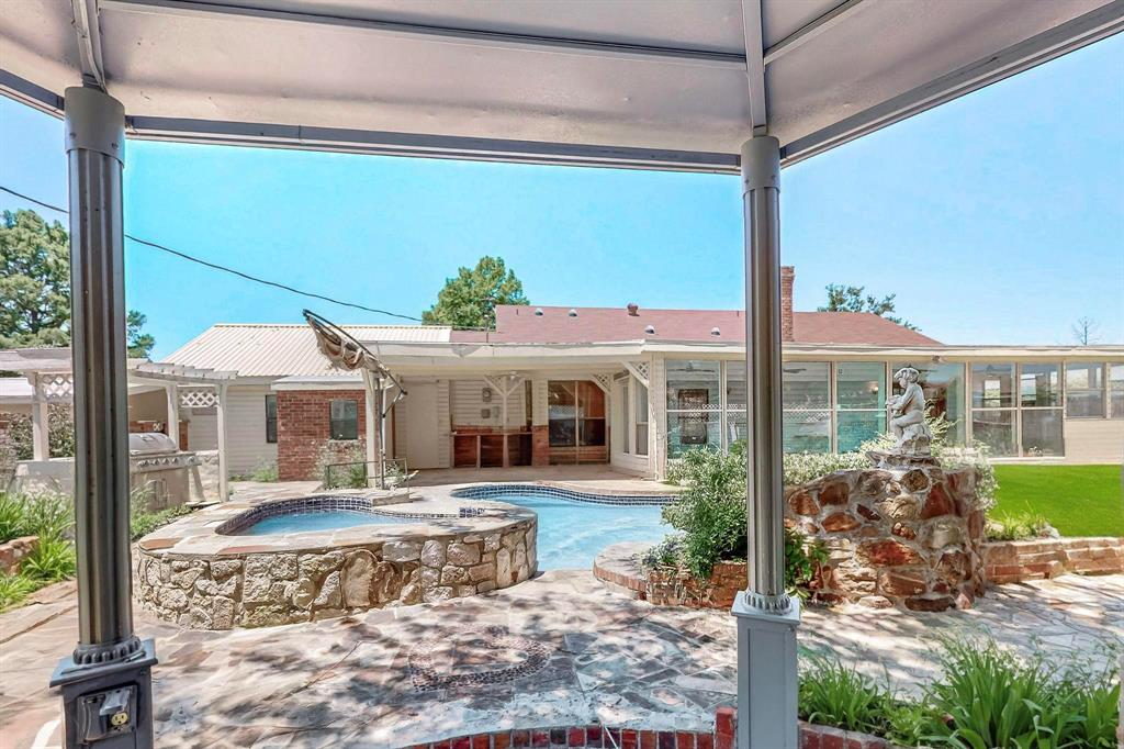 691 Rose Garden Drive Property Photo 16