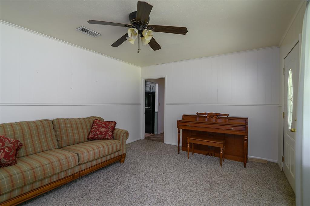 802 Caddo Lease Property Photo 8