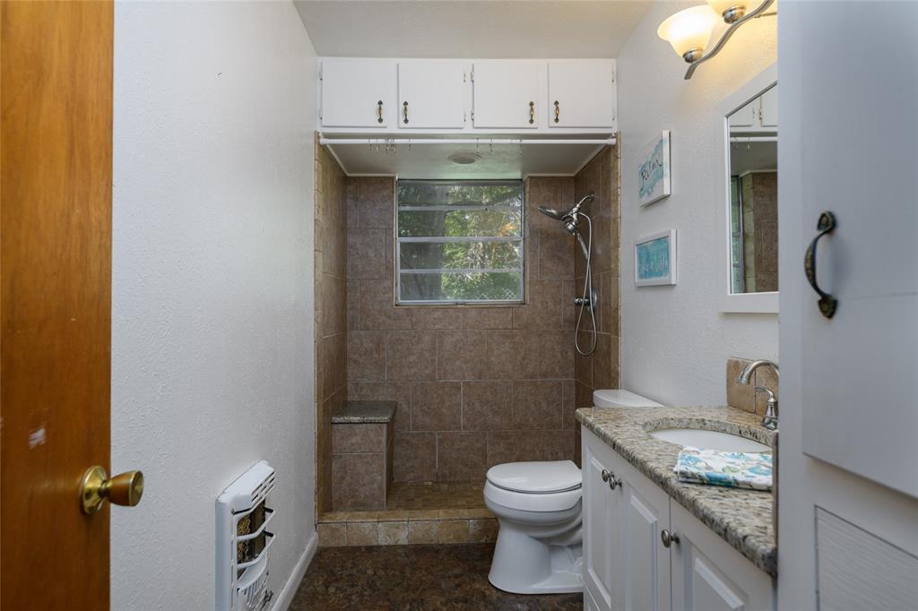 802 Caddo Lease Property Photo 16