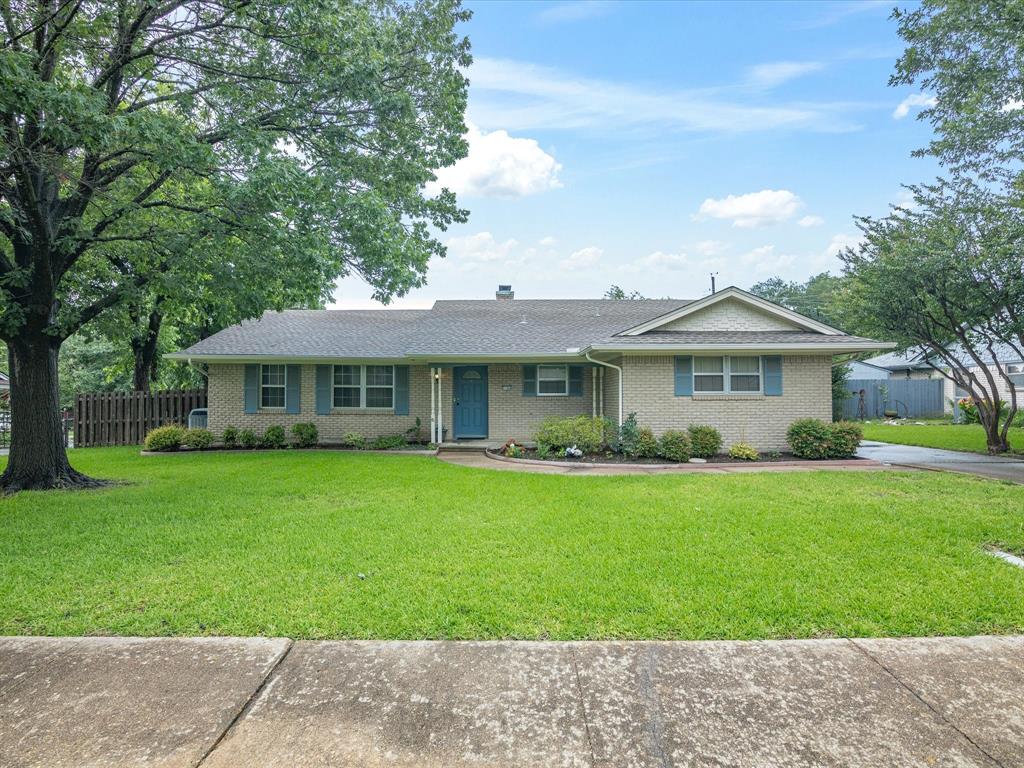1704 Charlottesville Drive Property Photo 1