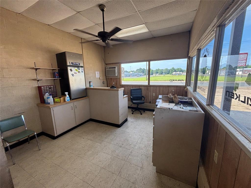 413 S Main Street Property Photo 6