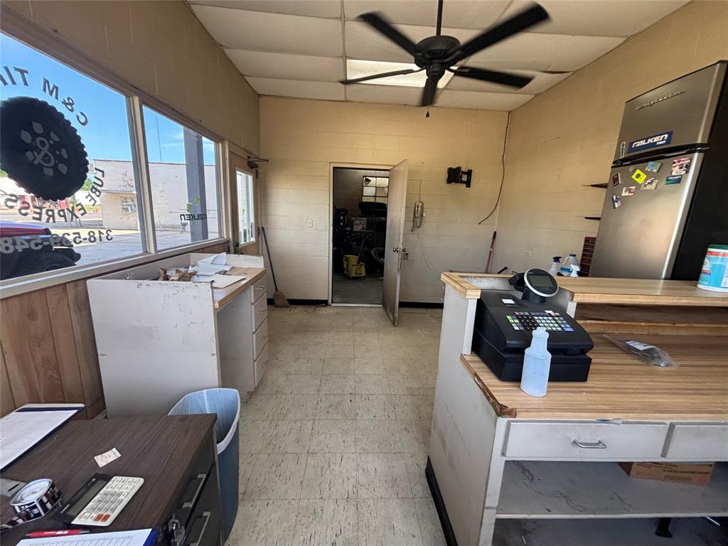 413 S Main Street Property Photo 7