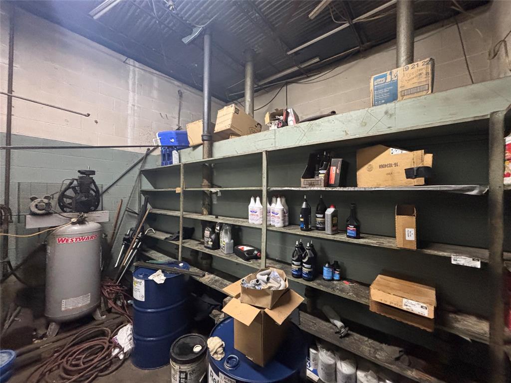 413 S Main Street Property Photo 8