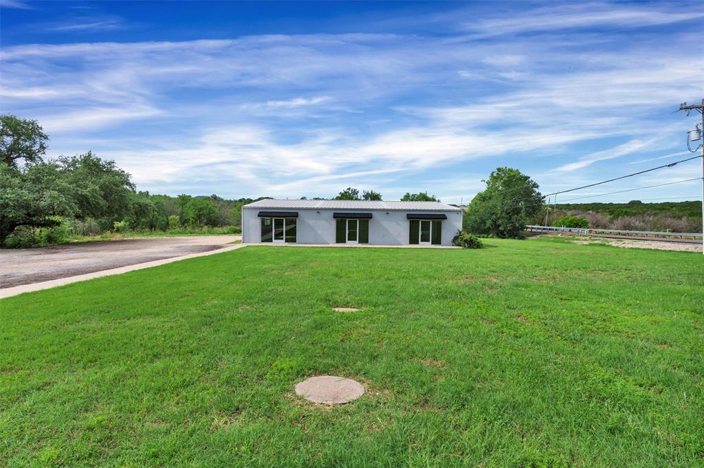 1555 Woodmere Trail Property Photo 4