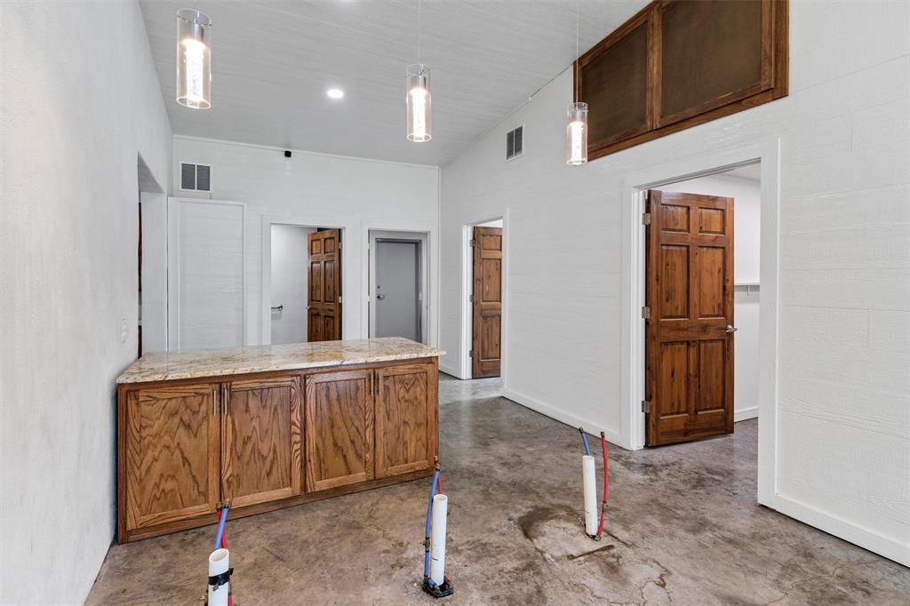 1555 Woodmere Trail Property Photo 11