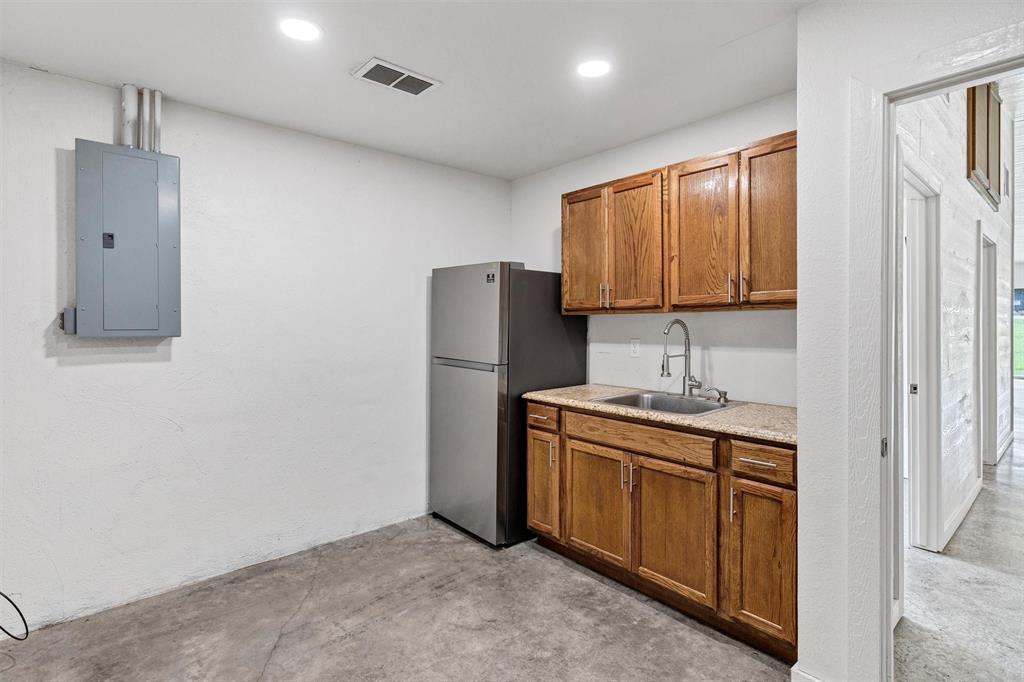 1555 Woodmere Trail Property Photo 15