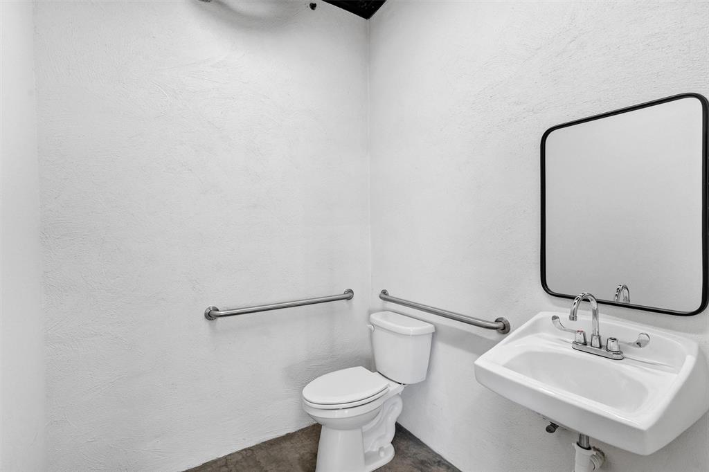 1555 Woodmere Trail Property Photo 32