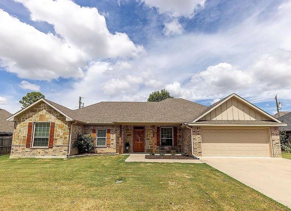 403 Austin Acre Property Photo 1