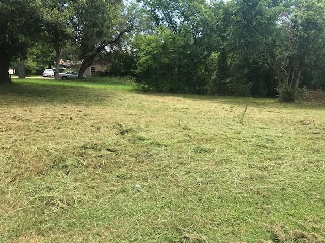 611 N Neal Street Property Photo 1