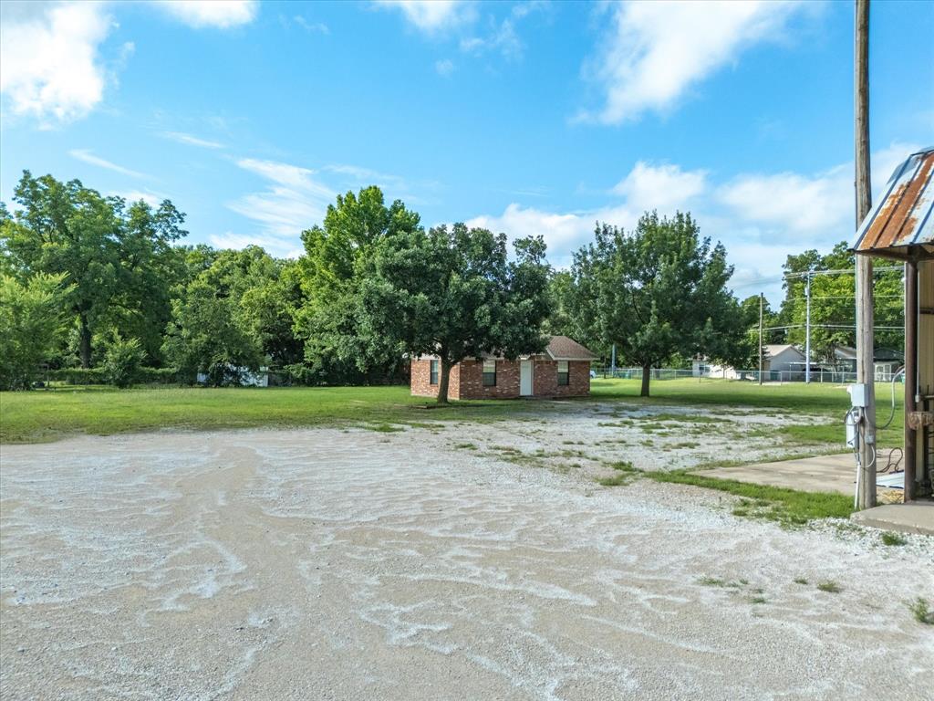 815 Highway 59 Property Photo 10