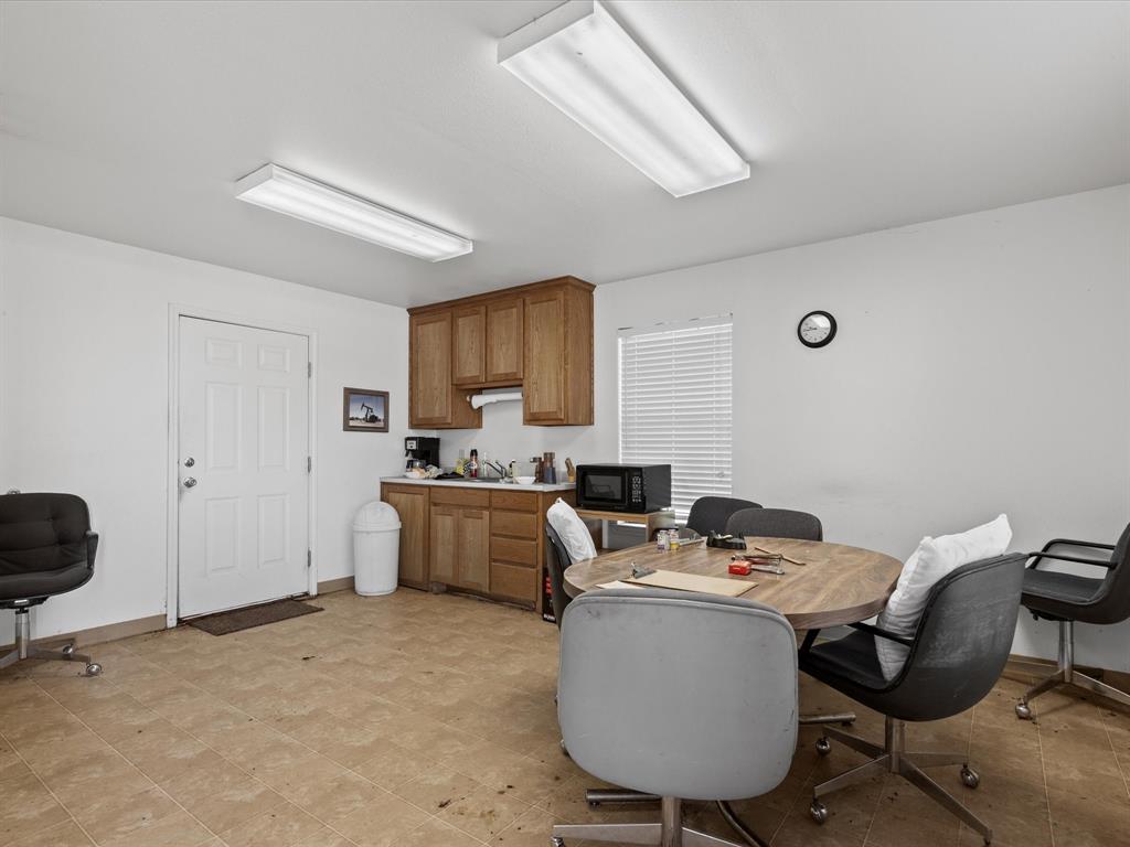 815 Highway 59 Property Photo 32