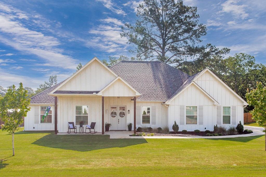 14423 Woodland Creek Property Photo 1
