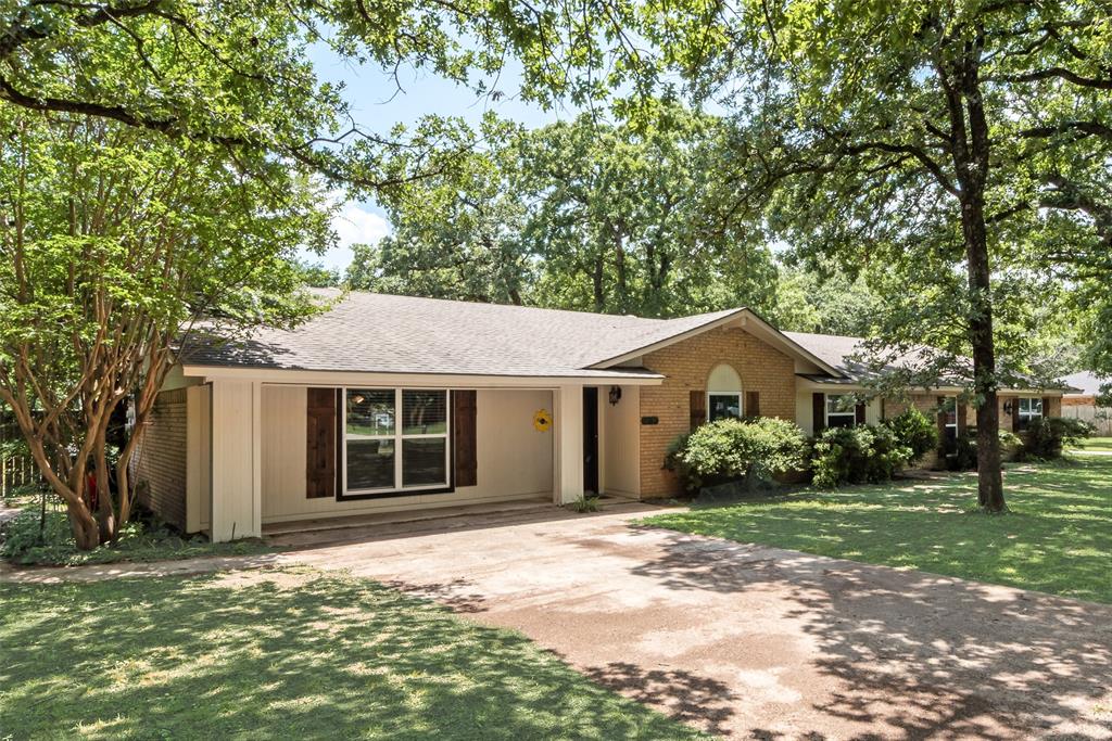215 Surveyors Road Property Photo 1