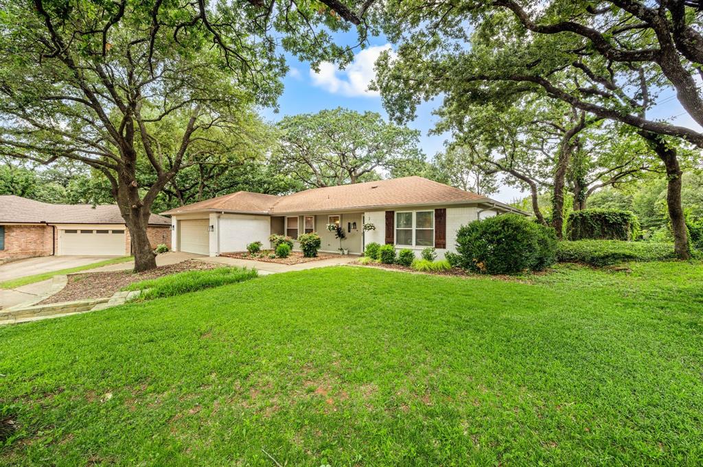 2927 Tangle Oaks Court Property Photo 1