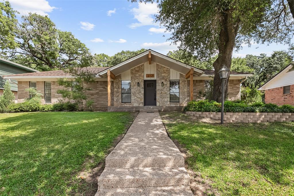212 Timberlake Drive Property Photo 1