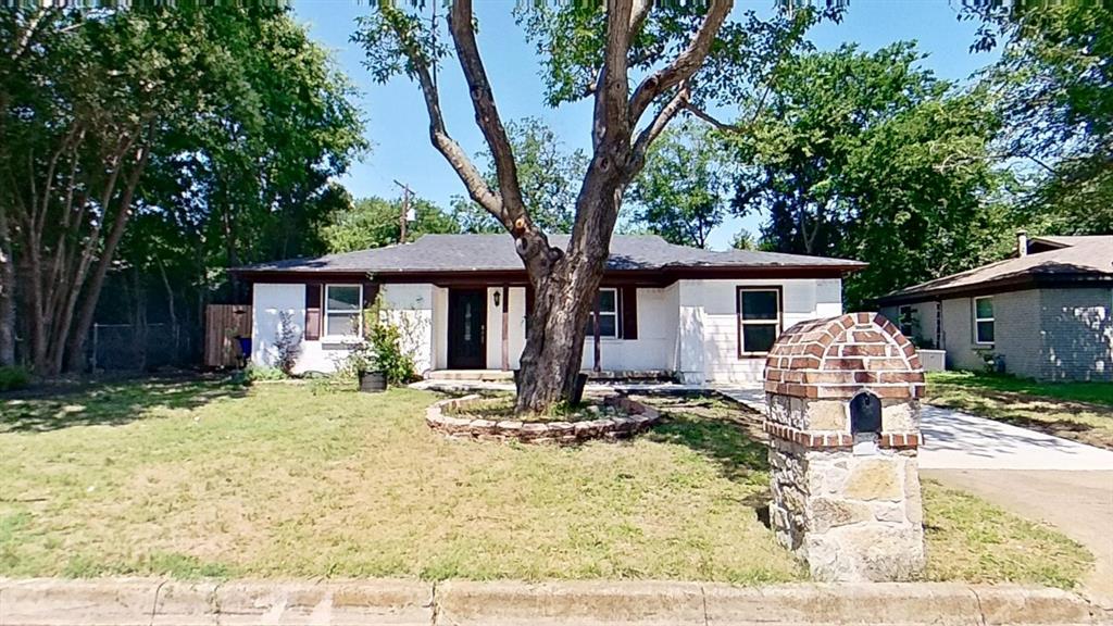 424 Parkside Drive Property Photo 1