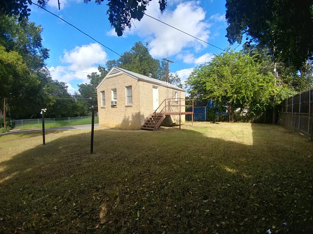 2801 Primrose Avenue Garage Property Photo 1