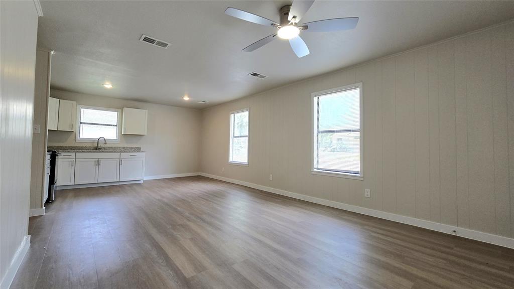 379 W Blackbourn Street Property Photo 1