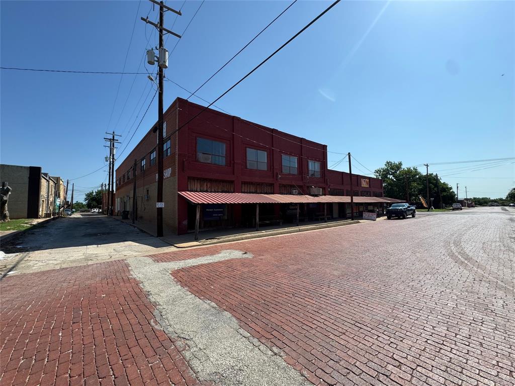 115 E Pecan Street Property Photo 1