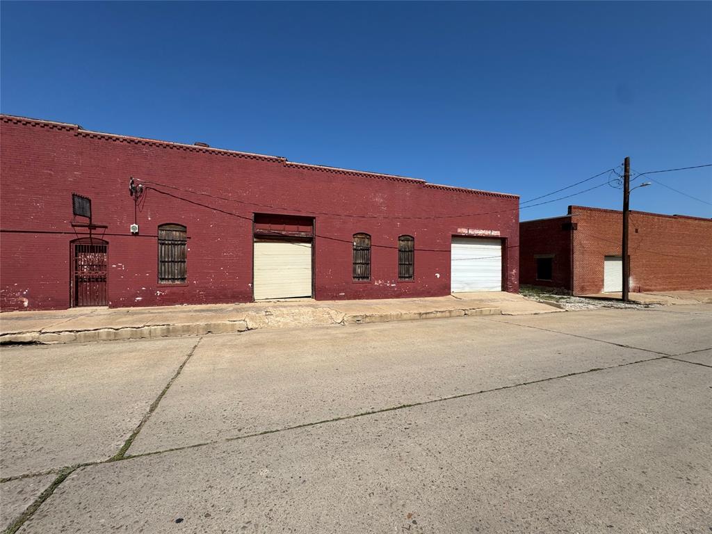 115 E Pecan Street Property Photo 4