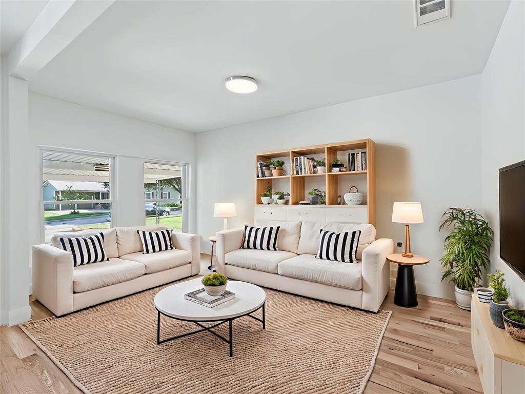 13937 Charcoal Lane Property Photo 3
