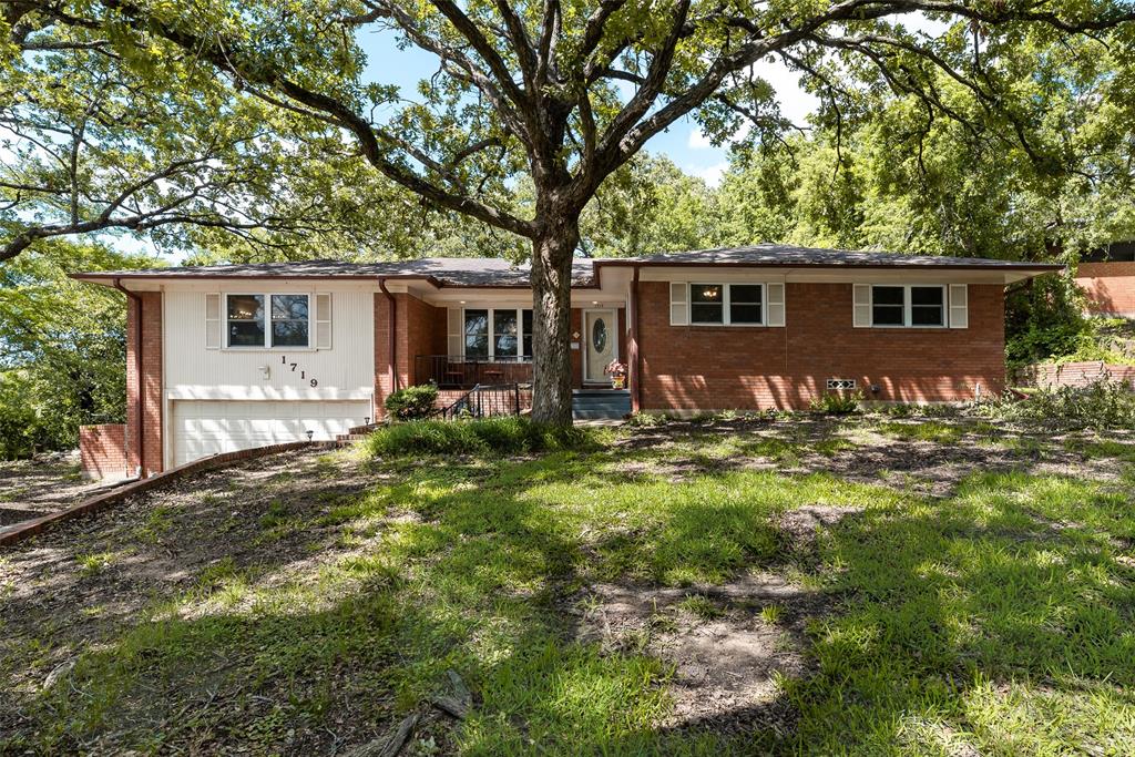 1719 W Day Street Property Photo 1