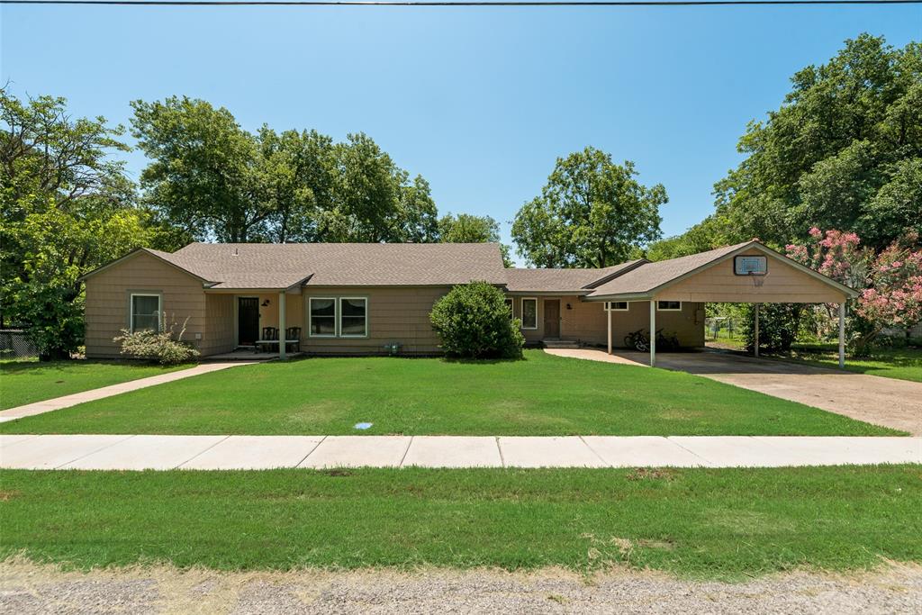 206 E Park Property Photo 1