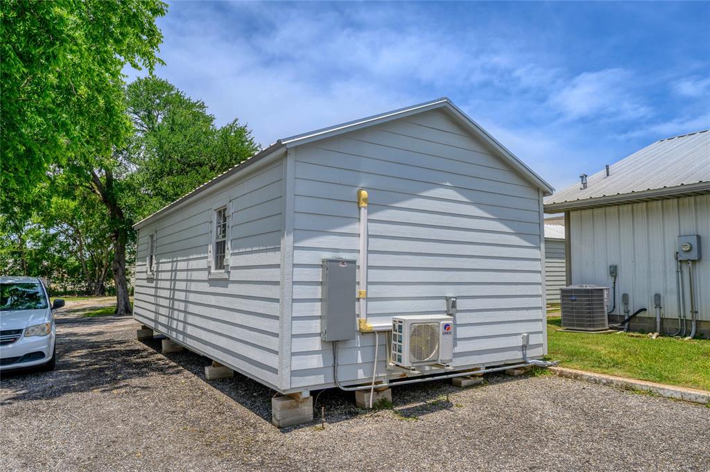 220 S Elm Street Property Photo 10