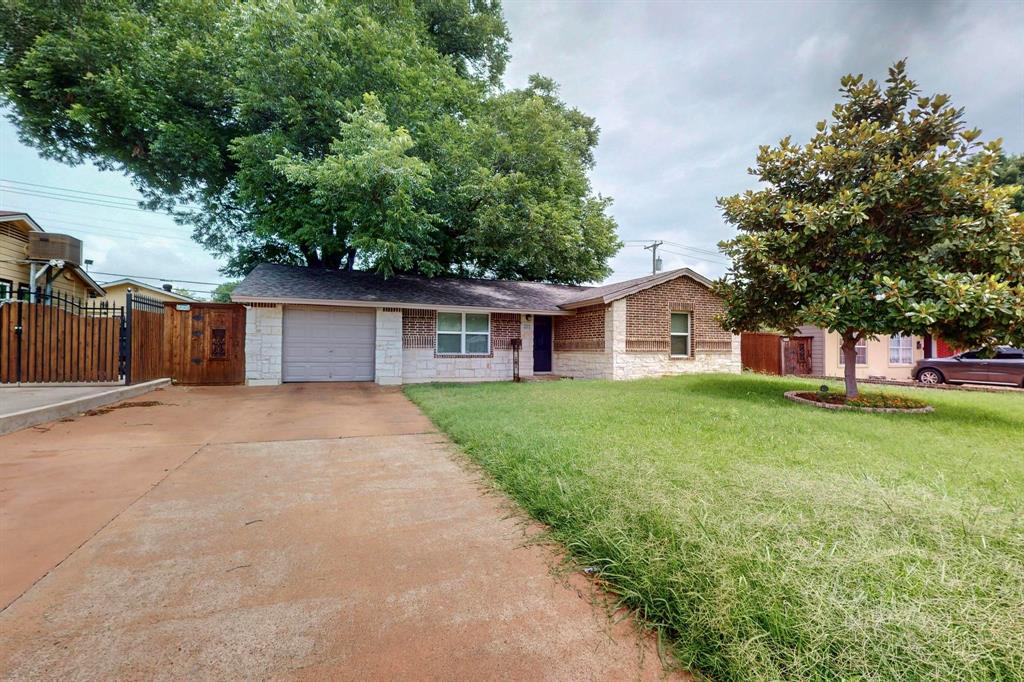 1819 Finley Road Property Photo 1