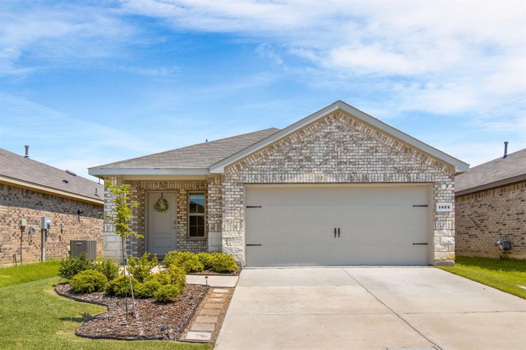 1424 Tarzan Drive Property Photo 2