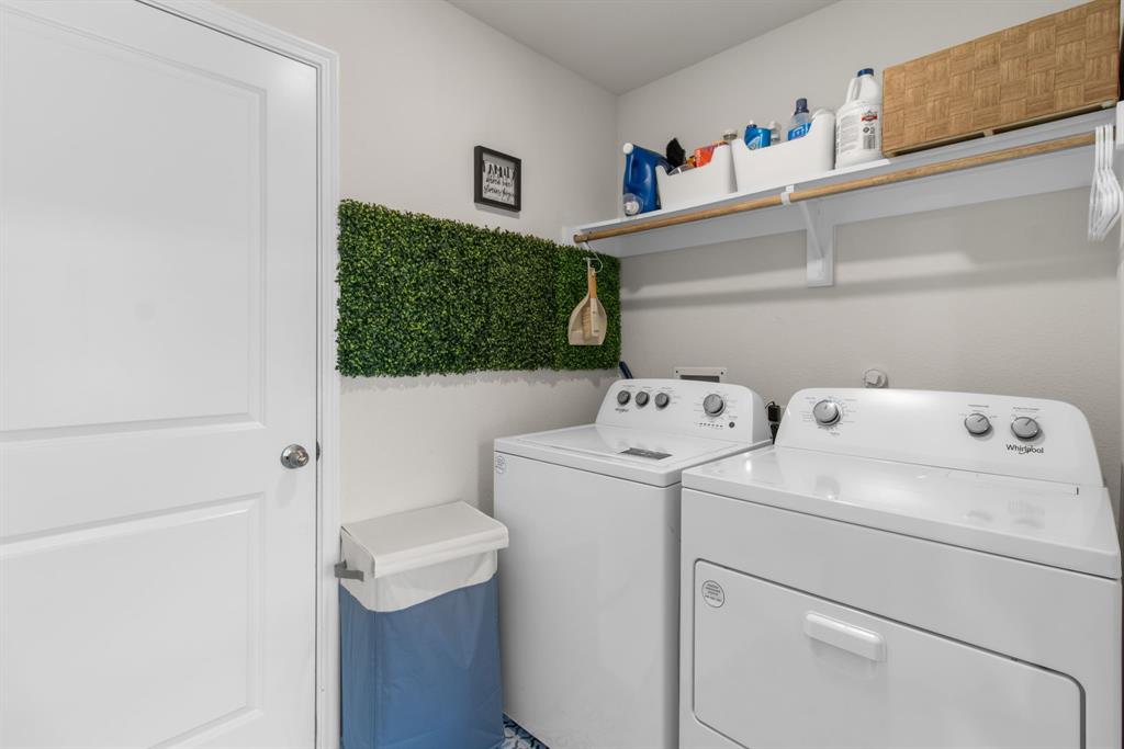 1424 Tarzan Drive Property Photo 4