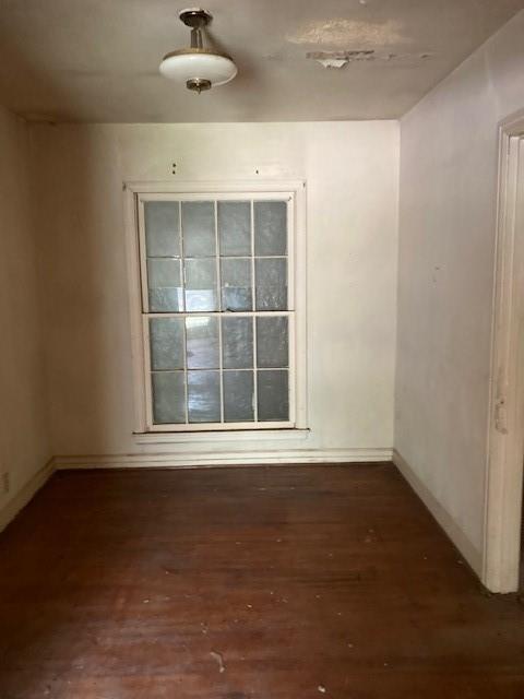 253 Graham Avenue Property Photo 5