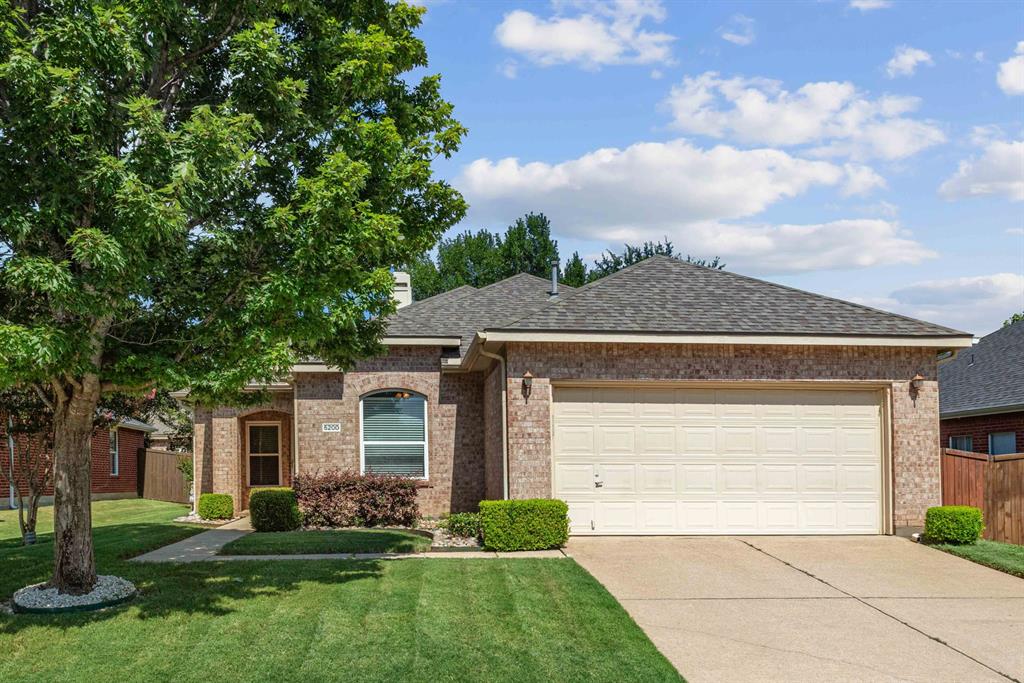 5200 Timberland Parkway Property Photo 1